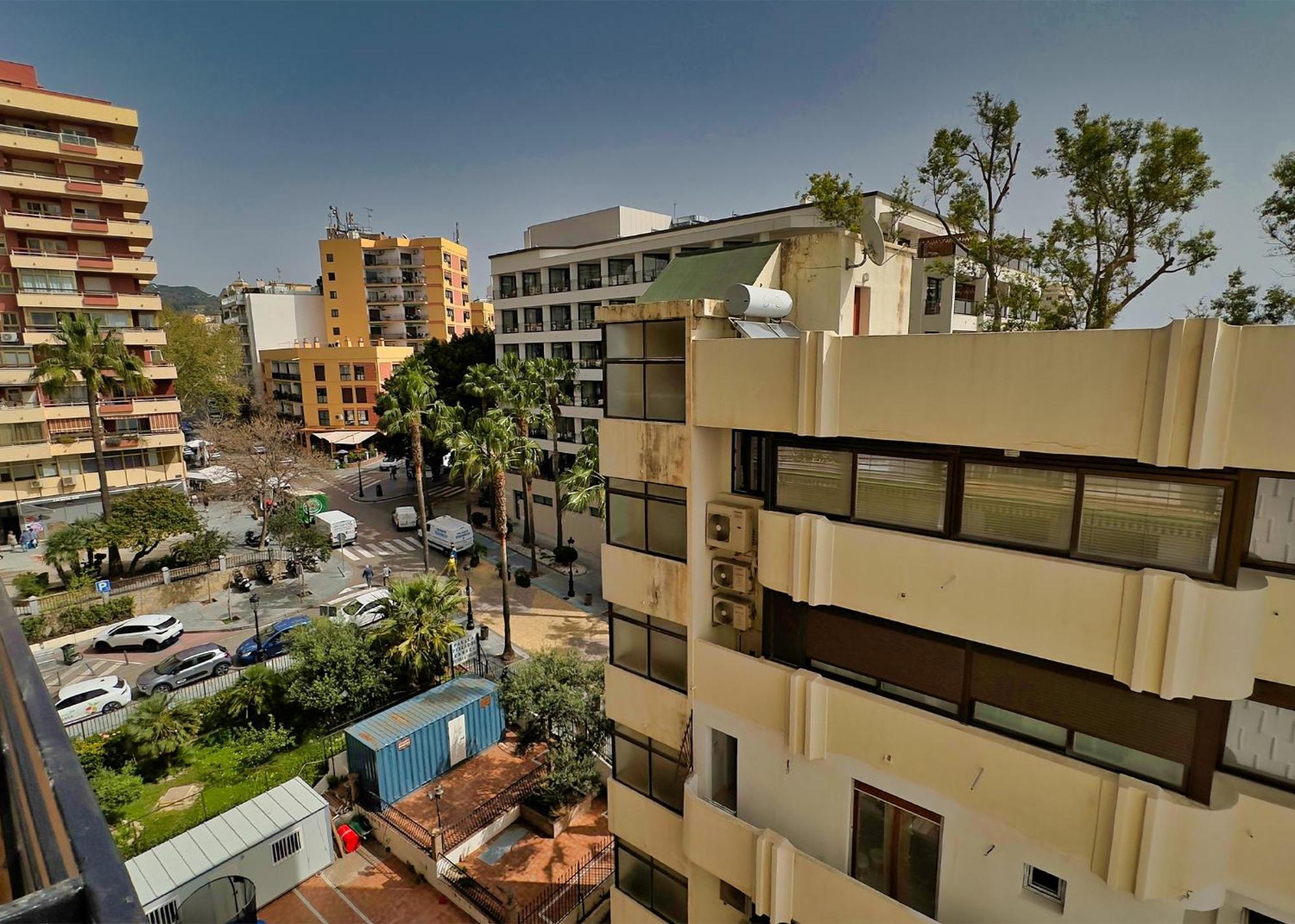 Mediterraneo 508. Fantastic Studio On The Beachfront With Sea Views. Marbella Ngoại thất bức ảnh