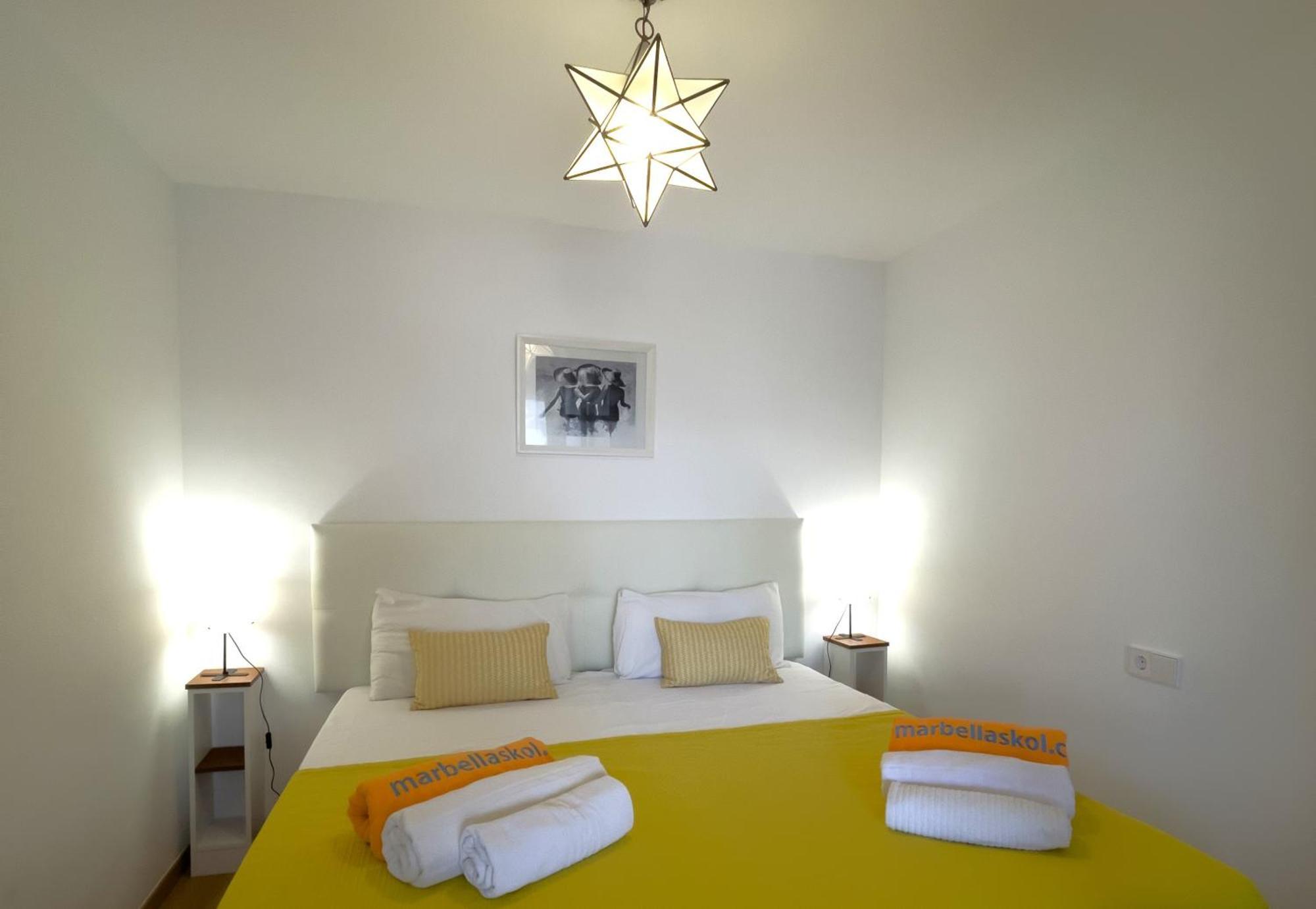 Mediterraneo 508. Fantastic Studio On The Beachfront With Sea Views. Marbella Ngoại thất bức ảnh