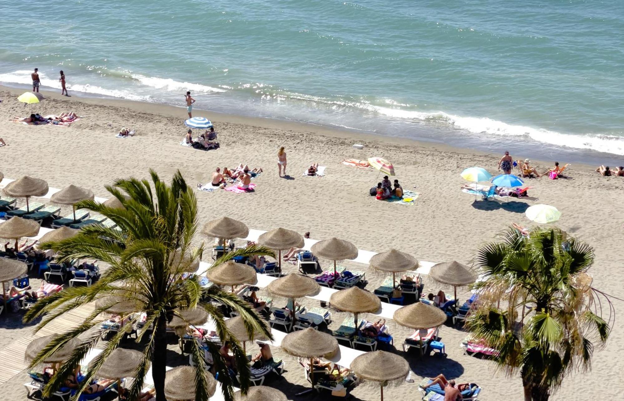 Mediterraneo 508. Fantastic Studio On The Beachfront With Sea Views. Marbella Ngoại thất bức ảnh