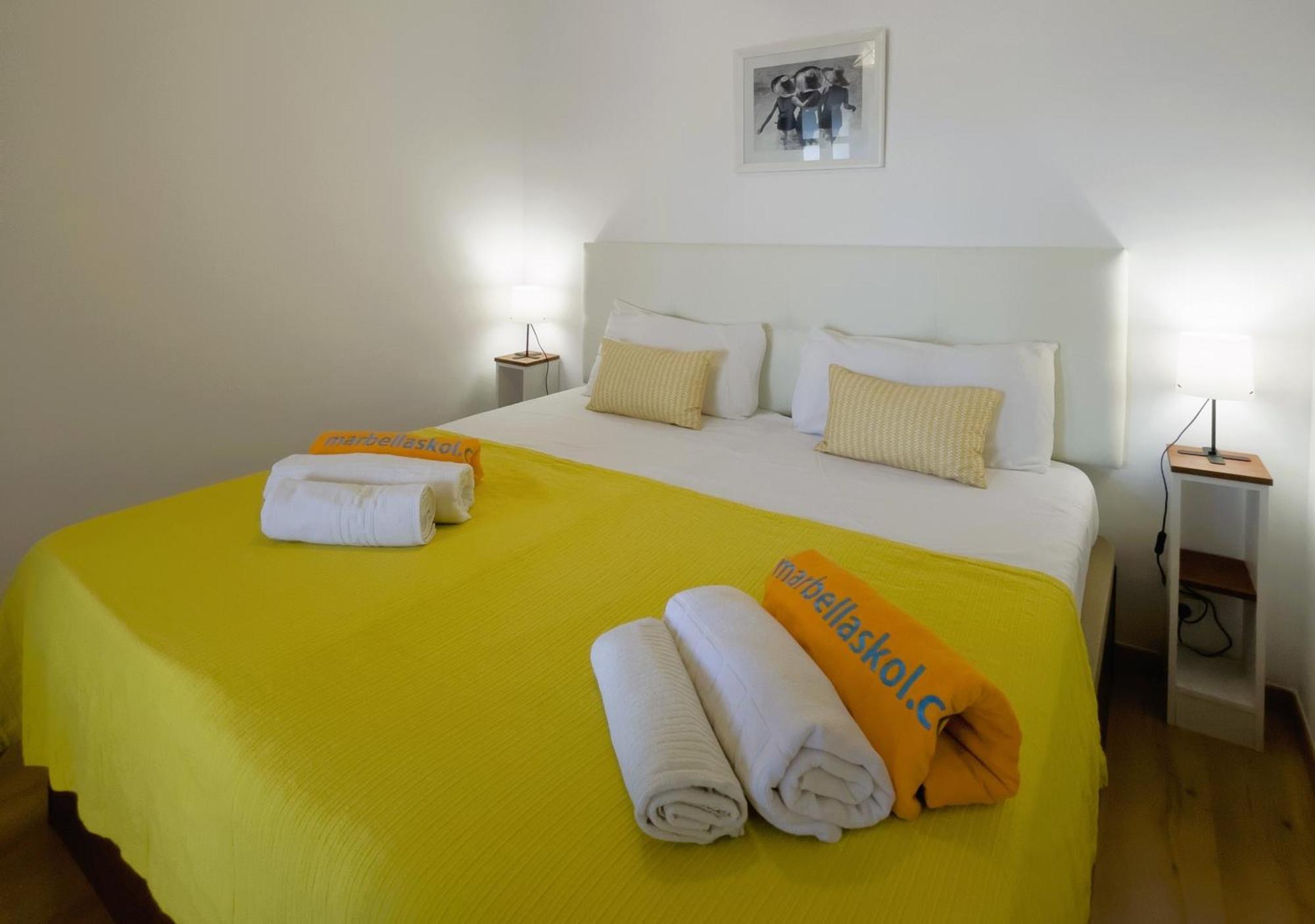 Mediterraneo 508. Fantastic Studio On The Beachfront With Sea Views. Marbella Ngoại thất bức ảnh