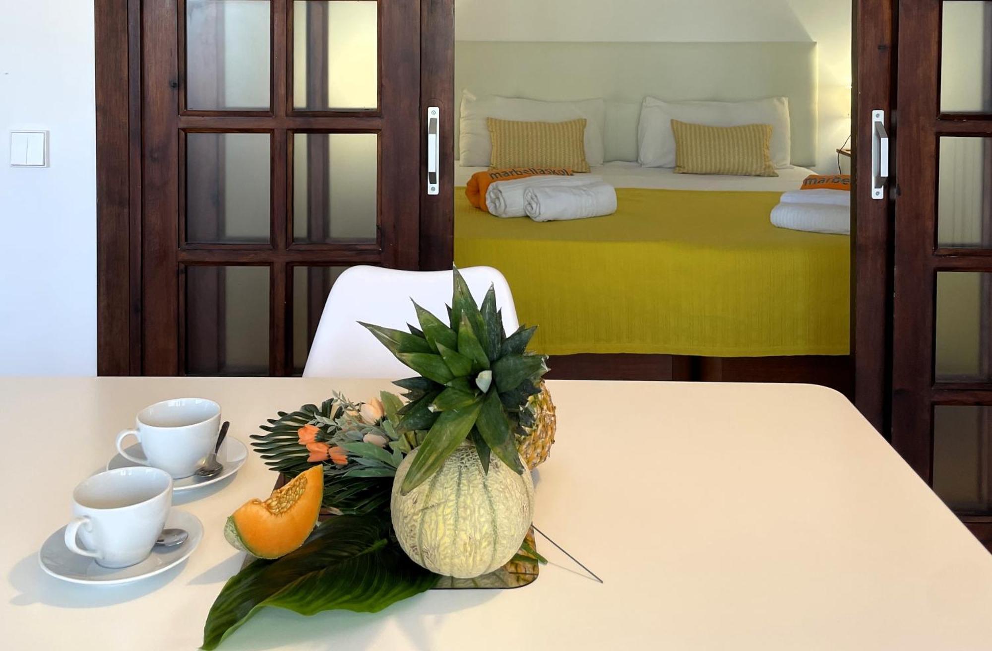Mediterraneo 508. Fantastic Studio On The Beachfront With Sea Views. Marbella Ngoại thất bức ảnh